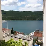 Gostinjska kuća Mango 3*