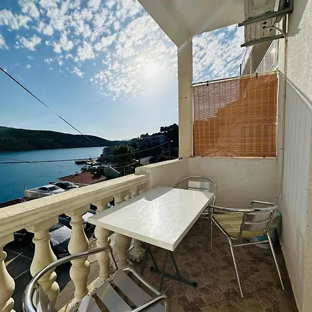 Mango * Neum