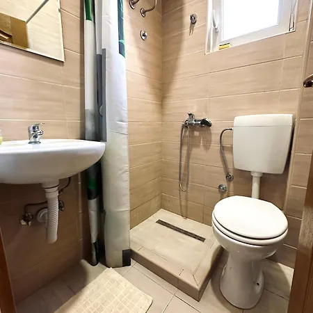 בית הארחה Mango נאום