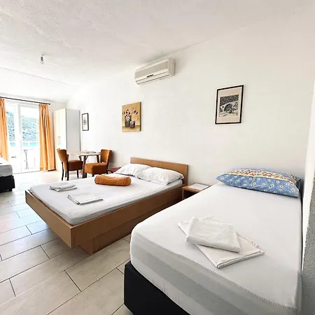 Mango בית הארחה 3*